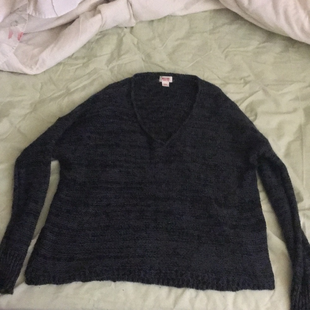 Grey loose knit sweater
